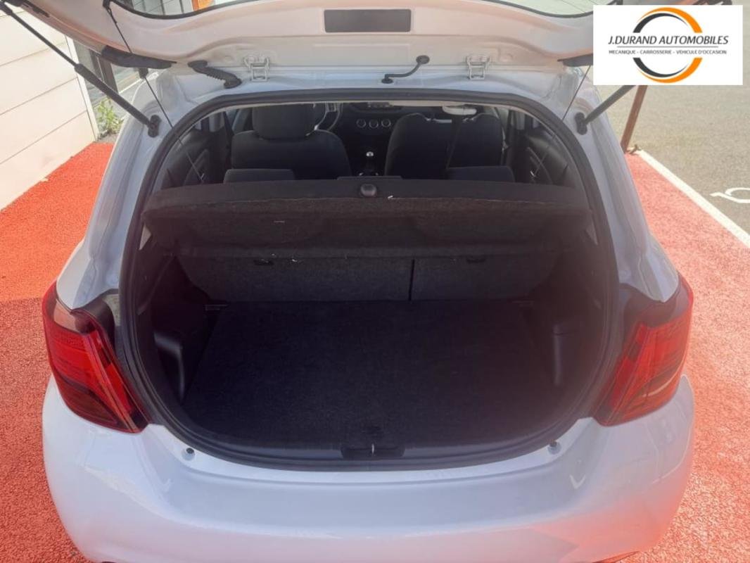 Toyota Yaris - Photo 11